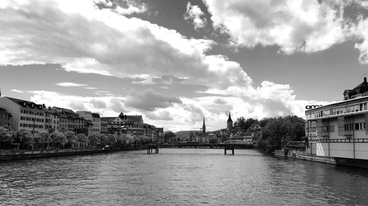 Die Limmat vom Bahnhofquai aus gesehen.